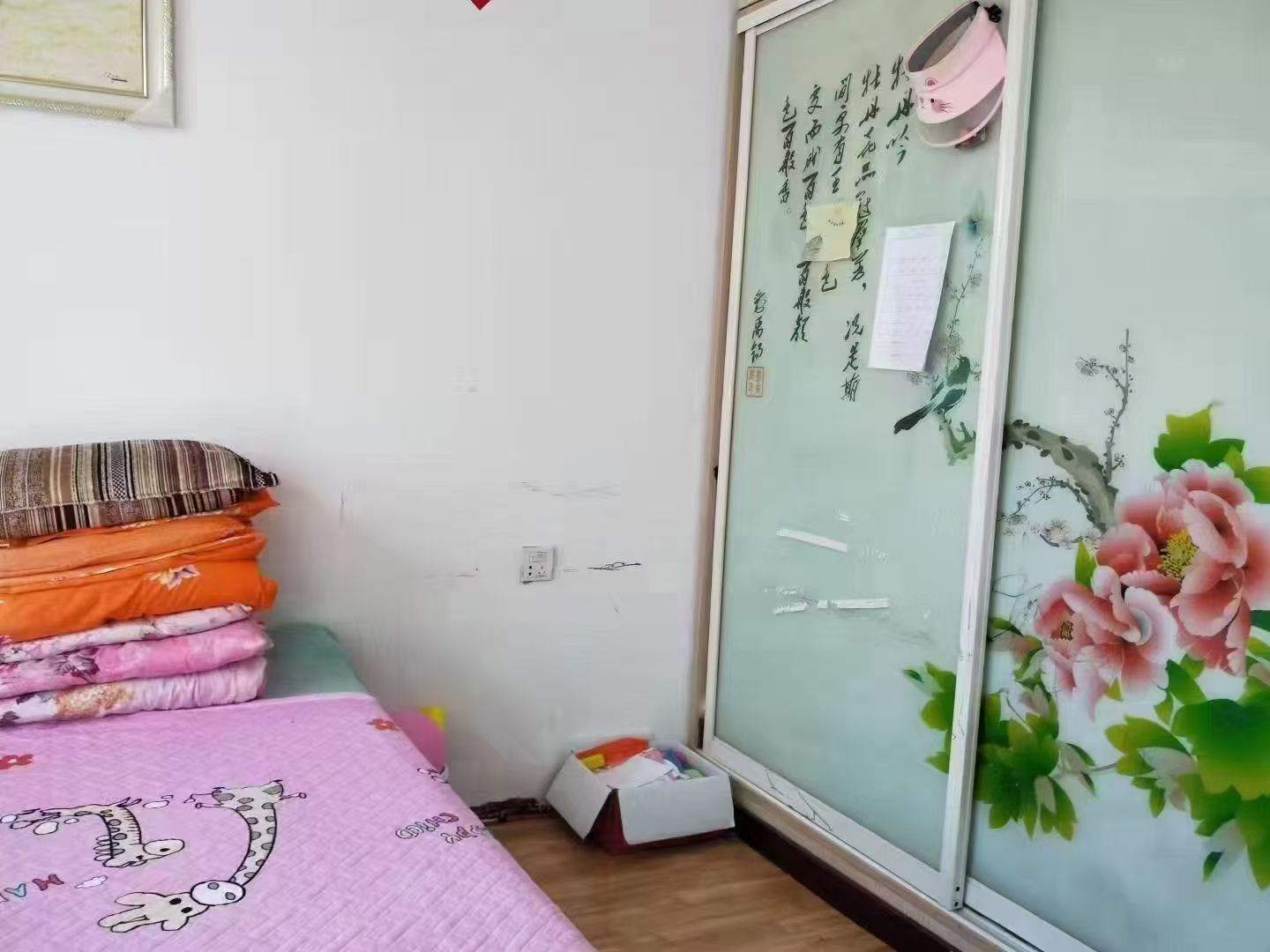 吉房出租！市中心美食街四樓70.82平三室