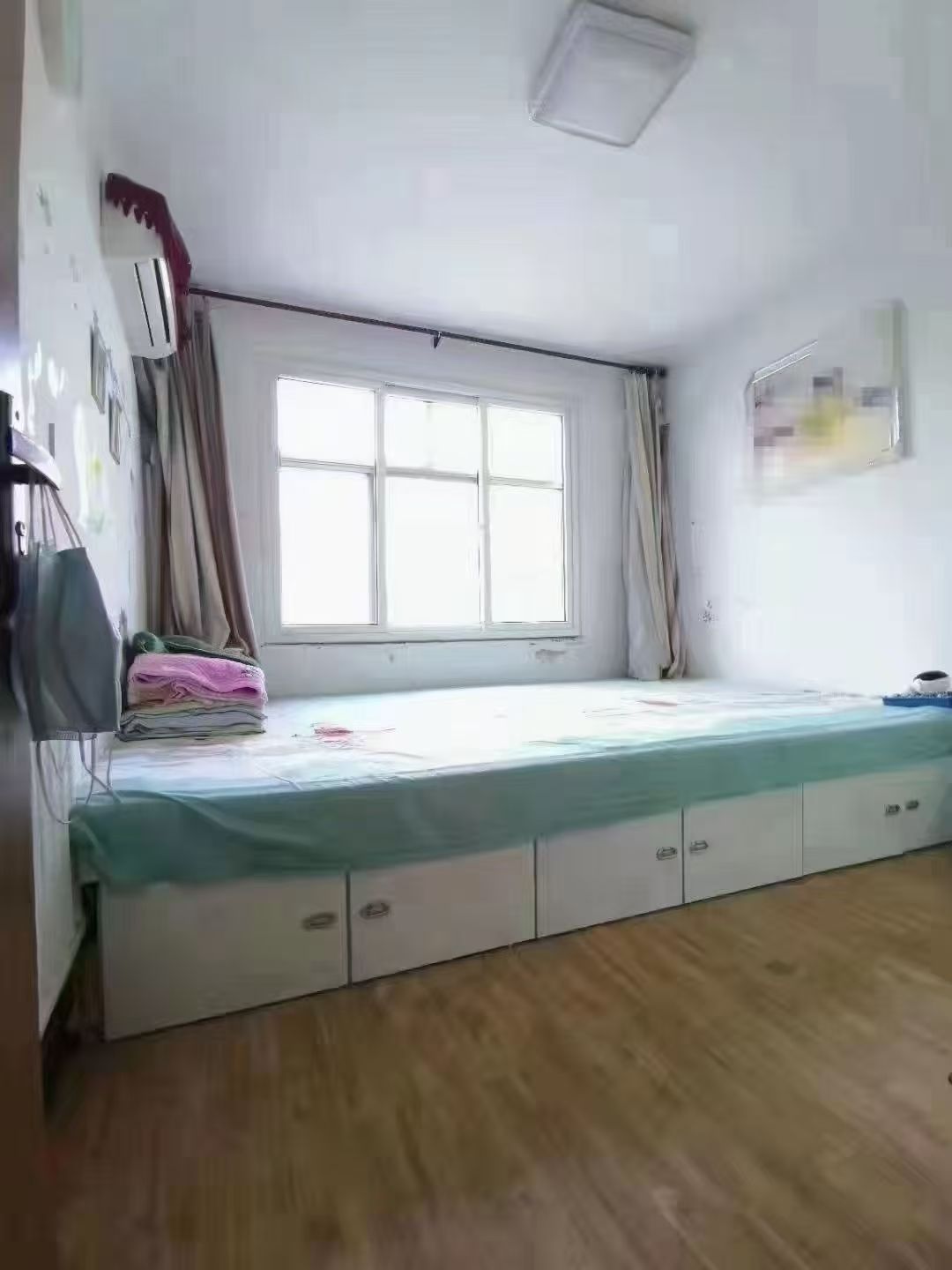 吉房出租！市中心美食街四樓70.82平三室