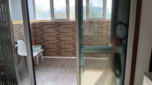 @出租1000/月，水榭花都電梯2室!