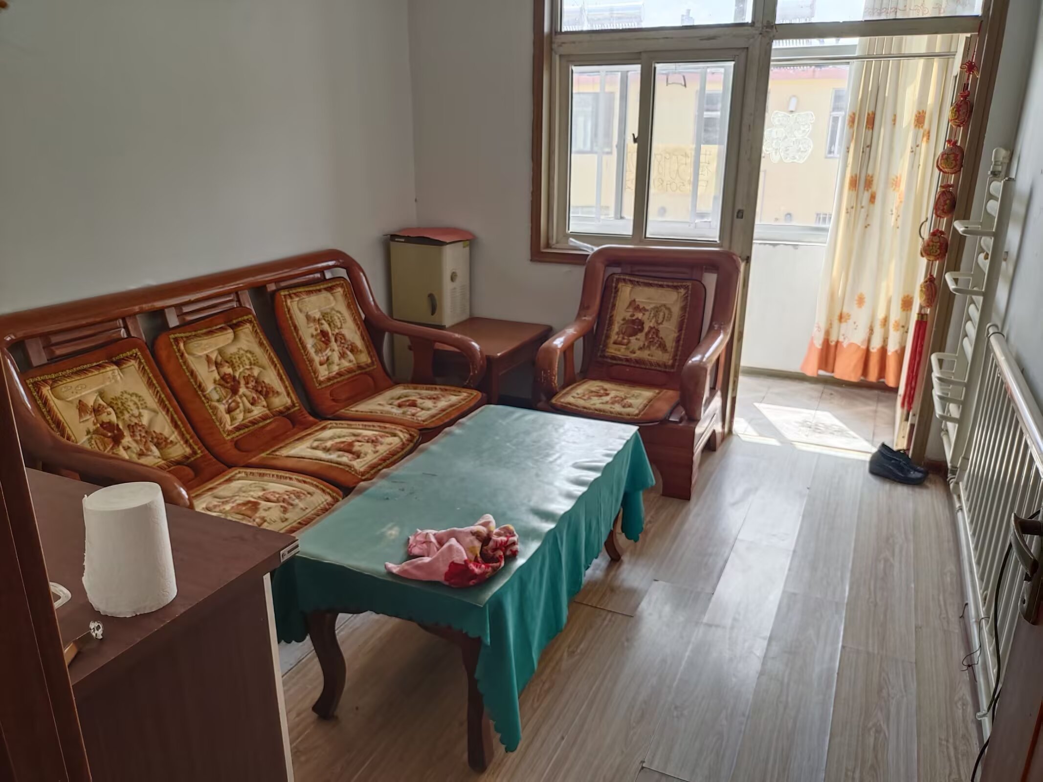 刺繡小區(qū)二中房源南北通透住人4樓 刺繡小區(qū)二中房源南北通透住人4樓