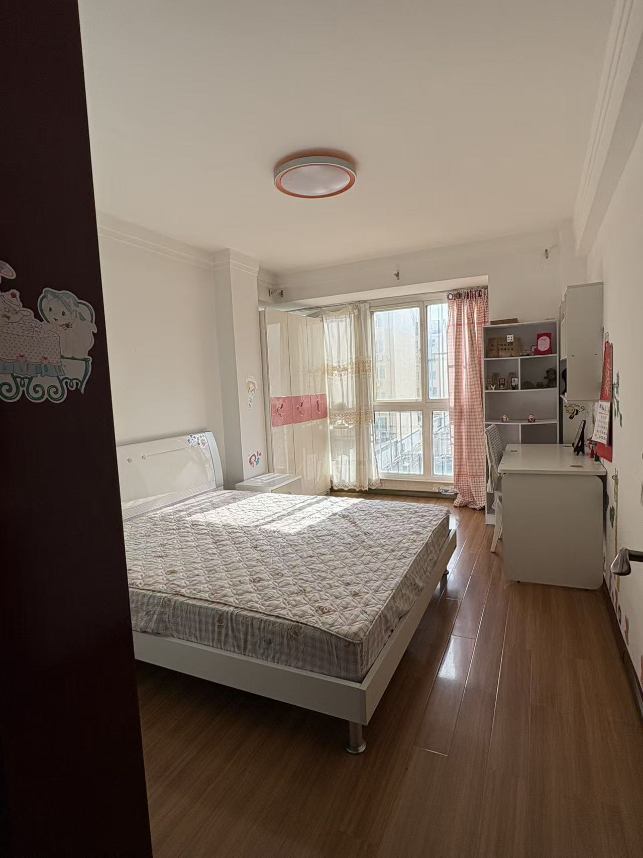 @1000/月，文峰花園，4樓