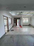 一實(shí)小道南一樓帶院116平大院子南開門35萬(wàn)