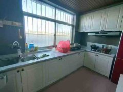 不愛爬樓梯的房南山街貼地一樓82平方三室17.8萬