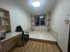 昆崳新城澆筑樓4樓115平三室28.8萬