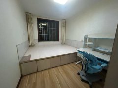 昆崳新城澆筑樓4樓115平三室28.8萬