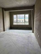 河南居民小區(qū)電梯洋房6樓頂91.66平兩室39.8萬