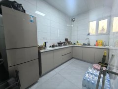 銀海綠洲門(mén)市房上下一共112平有地暖 有房證45.8萬(wàn)