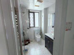 金色年華三期多層頂加閣103.3平四室33.8萬